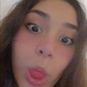 Meet your Posher, Mia